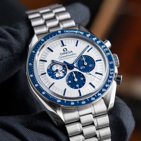 omega speedmaster snoopy 50th anniversary